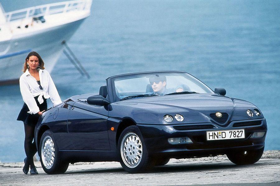 Alfa Romeo Spider 916