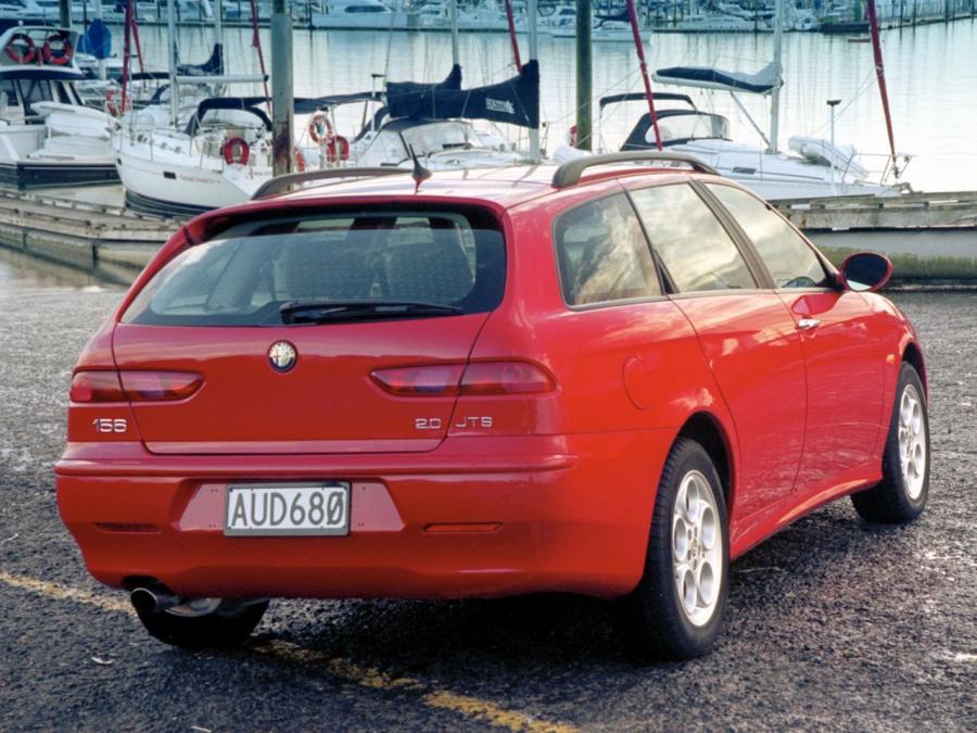 Альфа ромео 156 универсал фото Alfa Romeo 156 Sportwagon в кузове 932B, выпускаемого с 2002 года по 2003 год дл