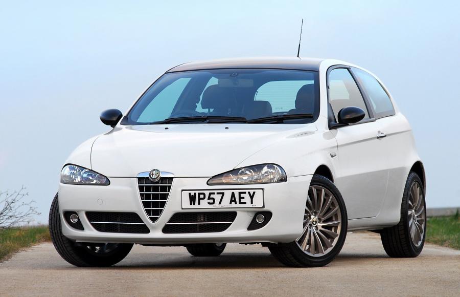 Альфа ромео 147 фото Alfa Romeo 147 Collezione 3-Door в кузове 937A 2008 года выпуска для рынка Велик