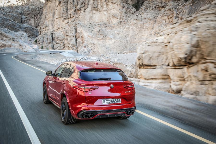 Альфа стельвио фото Alfa Romeo Stelvio Quadrifoglio в кузове 949, выпускаемого с 2017 года по 2020 г