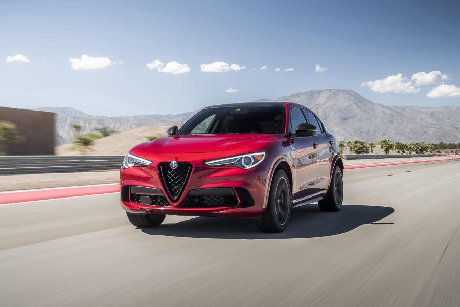 Alfa romeo stelvio quadrifoglio фото