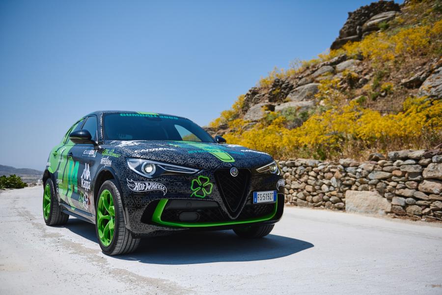 Alfa romeo stelvio quadrifoglio фото