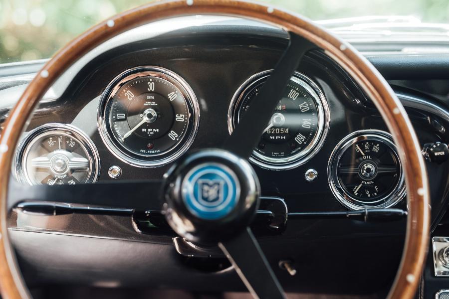 Aston Martin db5 Speedometer