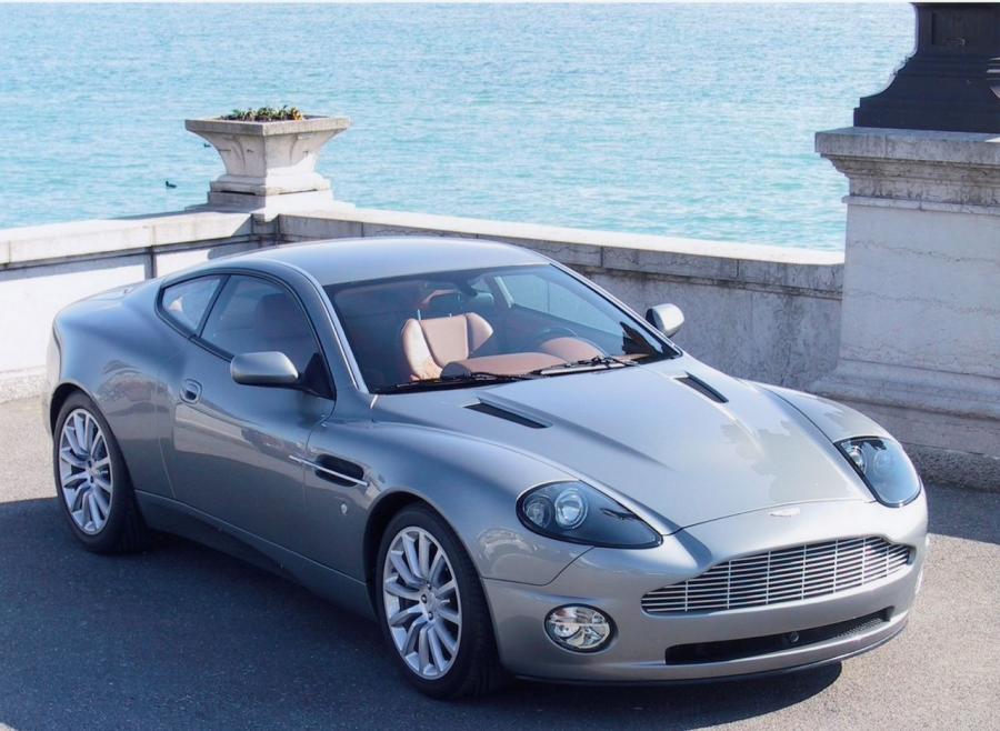 Aston Martin v12 Vanquish 2001