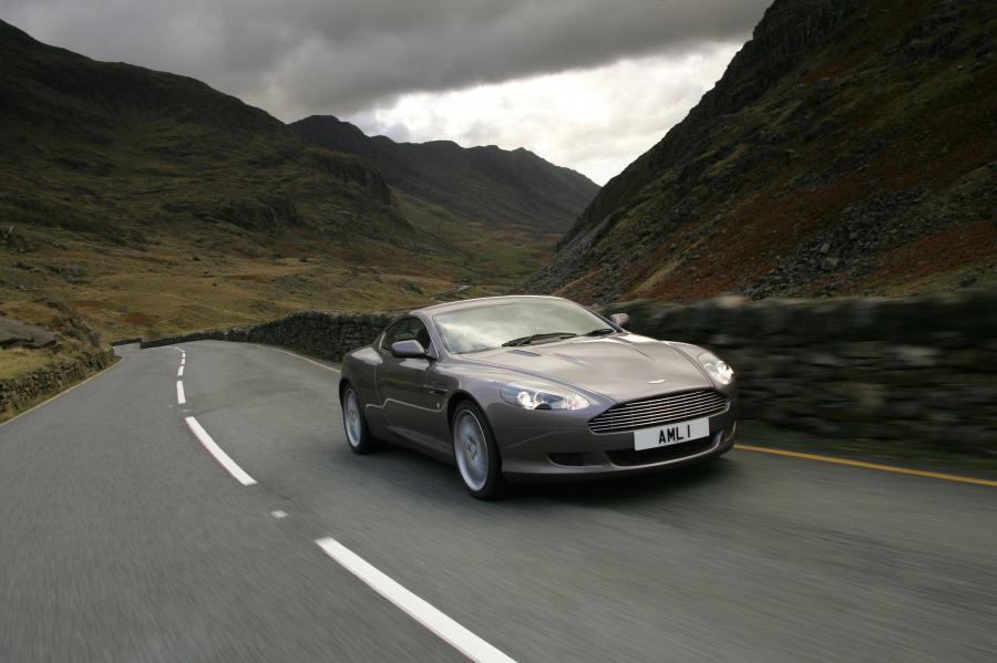 Aston Martin db9 2004