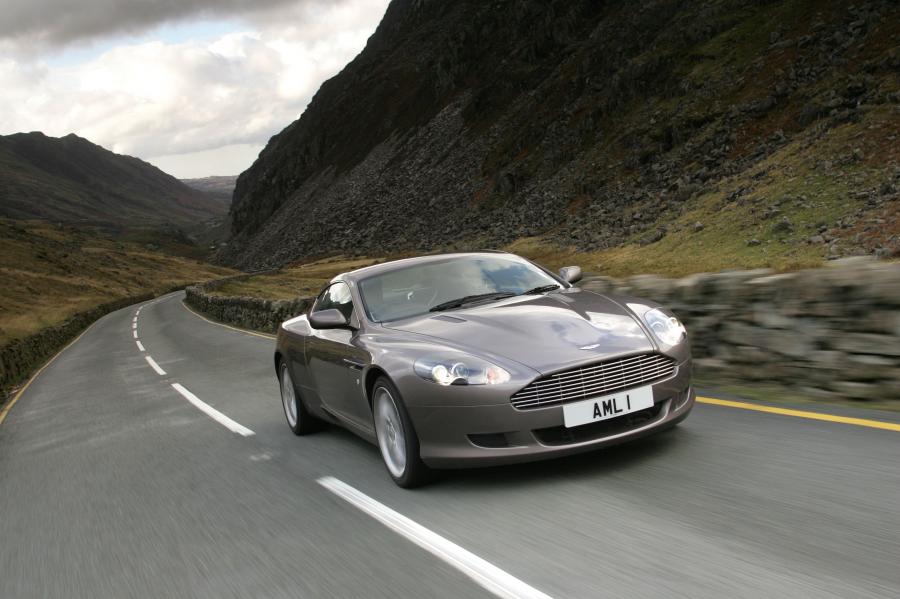 Aston Martin db9 2004