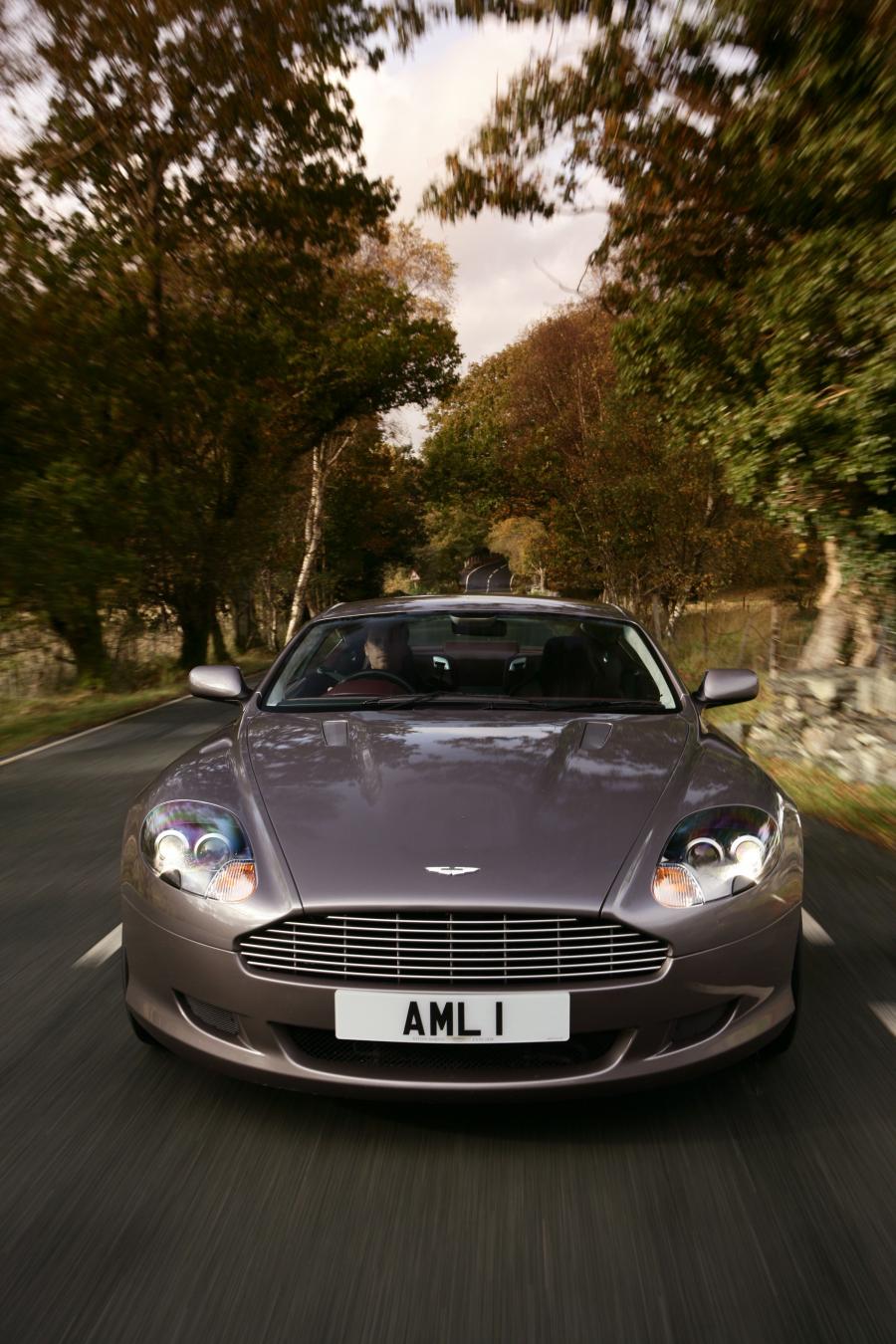 Aston Martin db9 2004