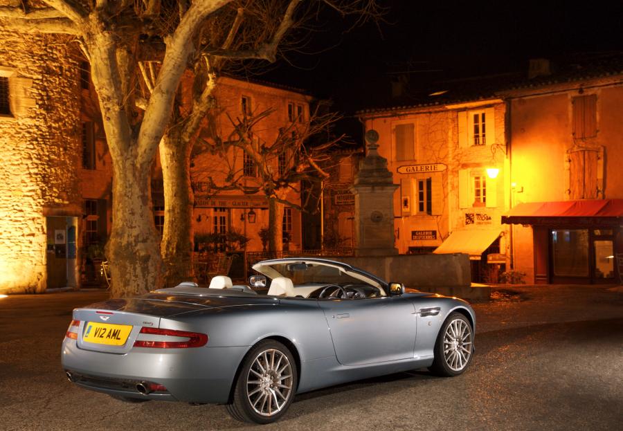 Aston Martin v10