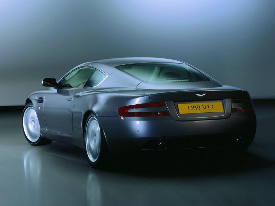 Aston Martin db9 2004