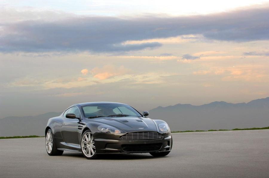 Aston Martin DBS v12