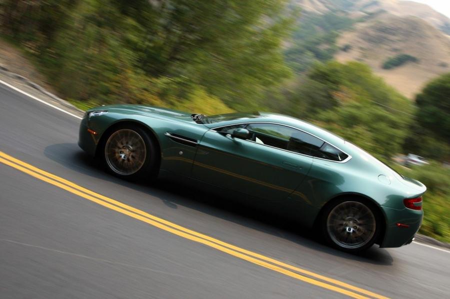 Aston Martin v10