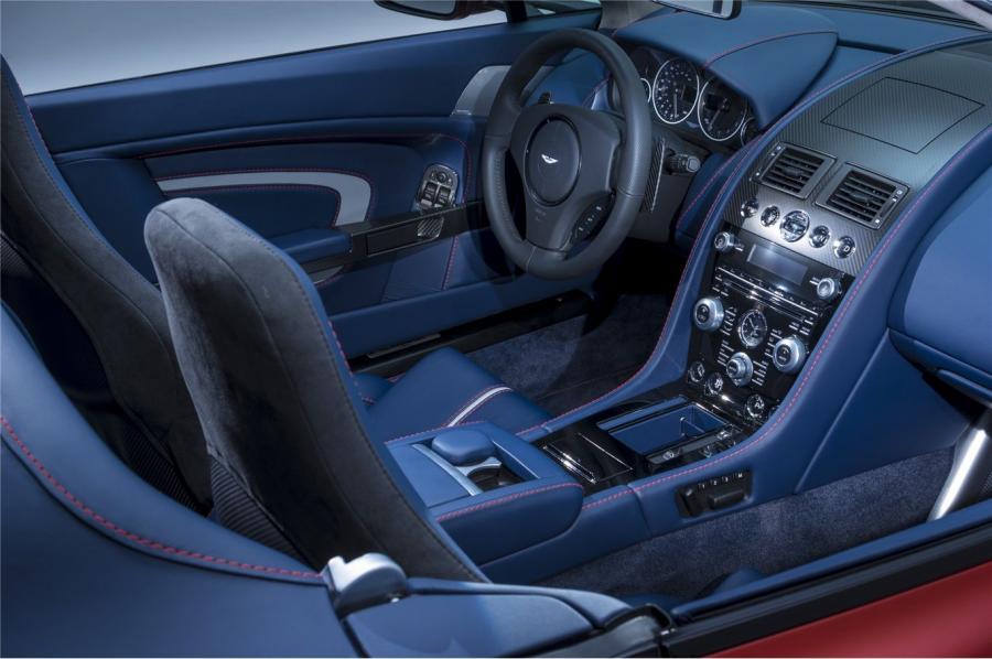 Aston Martin Vantage v12 Interior