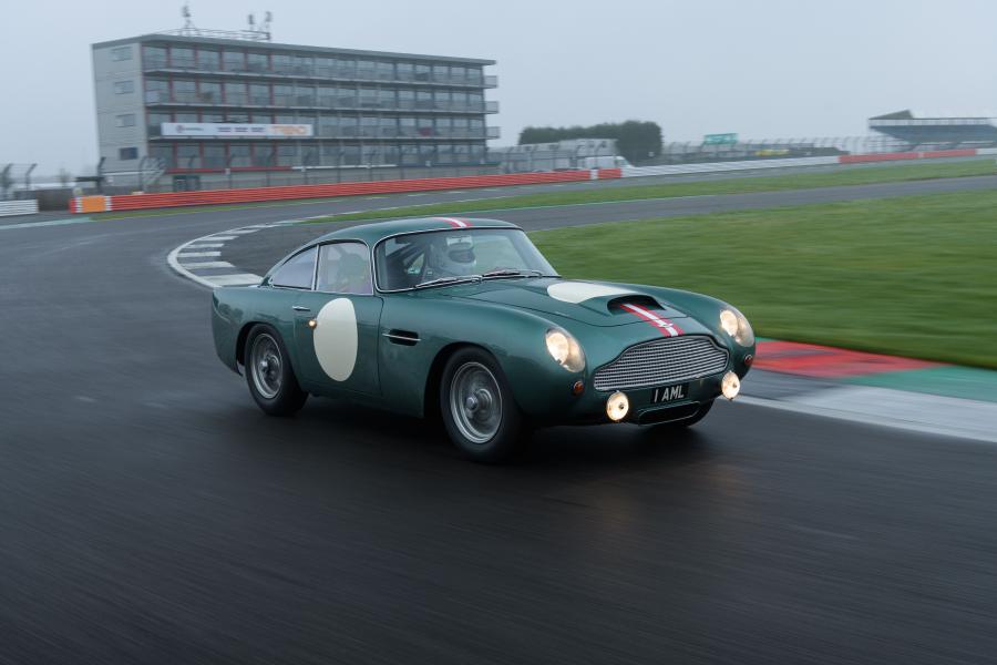 Aston Martin db4 gt continuation 2017 салон