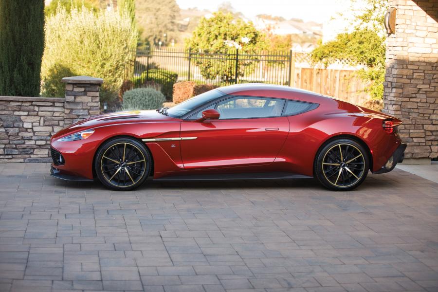 Aston Martin Vanquish розовый