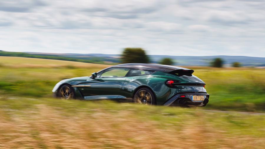 Aston Martin Vanquish 2021