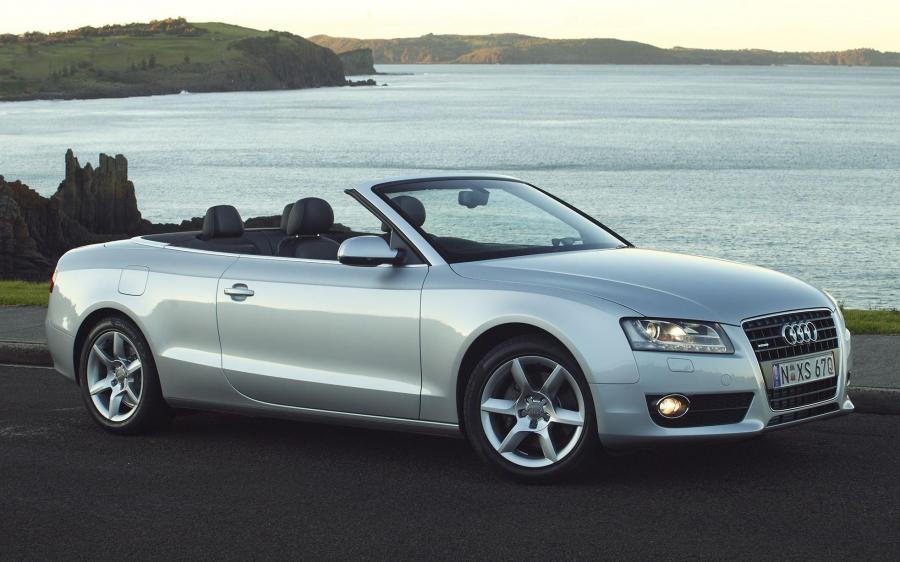 Audi A5 Cabriolet 2.0T 2009 года.