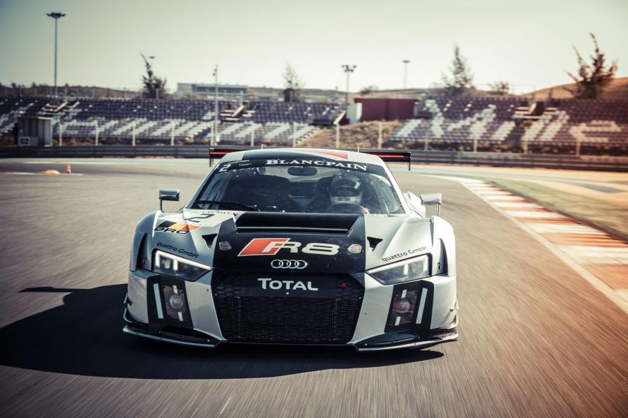 Audi r8 LMS 2011