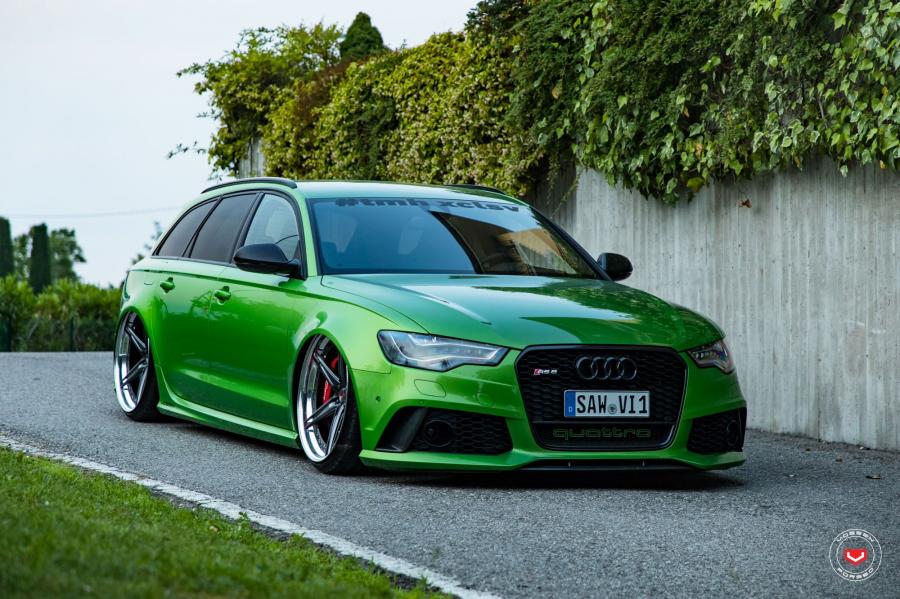 Салатовая Ауди rs6 c6