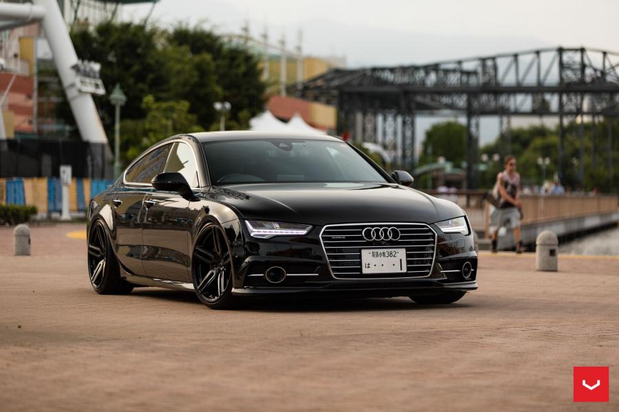 Ауди s5 Vossen черная