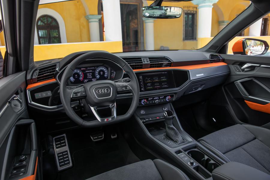 Audi q3 интерьер