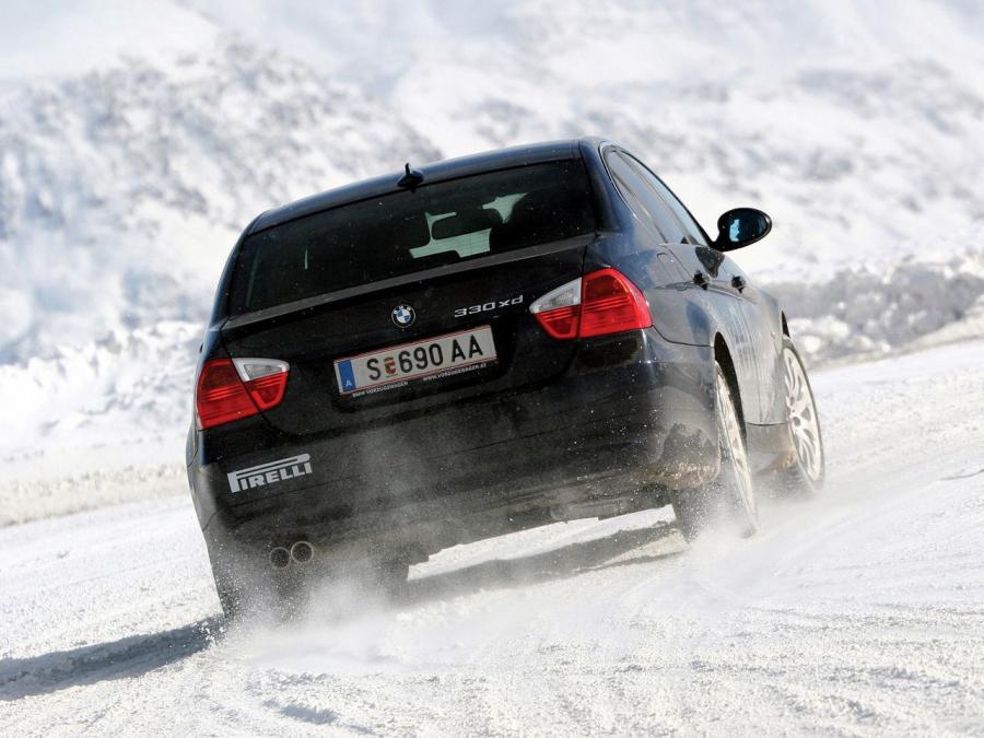 BMW x3 e90 черная зимой