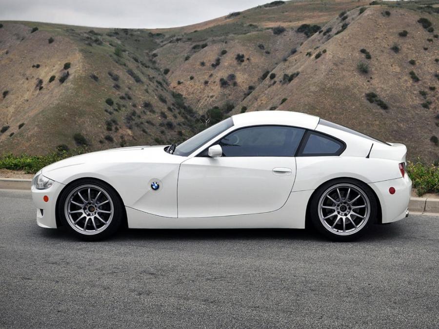 BMW z4 Black Coupe