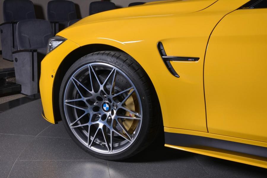 BMW m4 переднее колесо