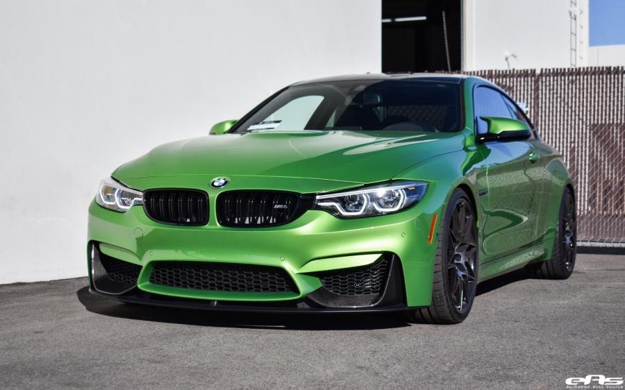 BMW M4 Coupe Java Green Metallic by EAS 2018 года выпуска. Фото 1. VERcity