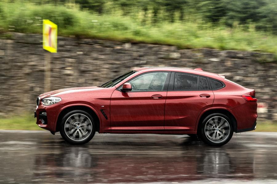 С какого года выпускают bmw x4