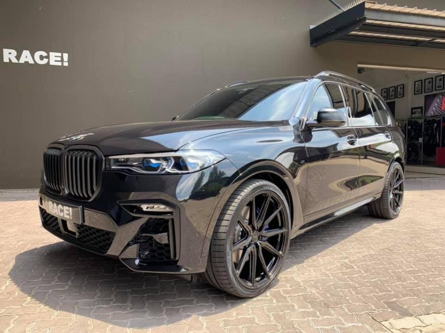 BMW x7 Paradigm