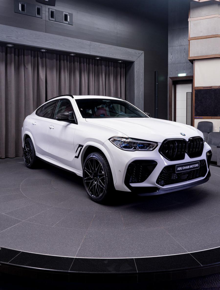 BMW X6 M Competition в кузове F96 2020 года выпуска для рынка Объединенных  Арабских Эмиратов. Фото 1. VERcity