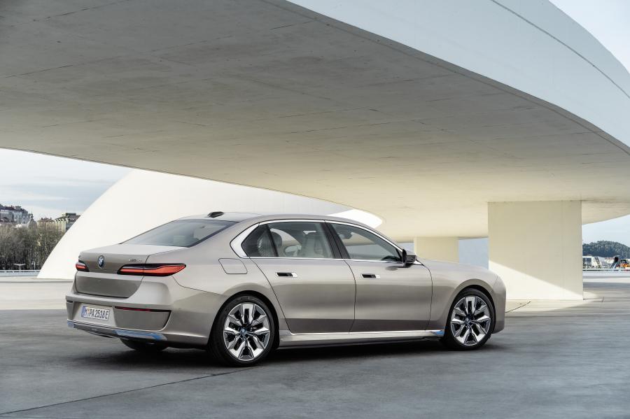  BMW i7 xDrive60 (G70) 2022 года  (фото 15 из 24)