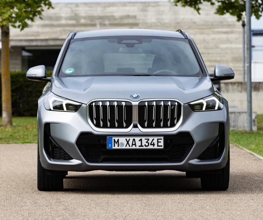  BMW iX1 2022 года  (фото 5 из 6)