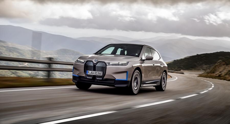  BMW iX xDrive50 2021 года  (WW) (фото 2 из 22)