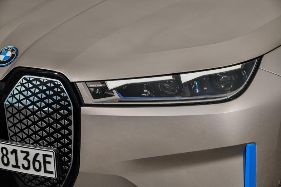 Детали экстерьера BMW iX xDrive50 2021 года  (WW) (фото 15 из 22)