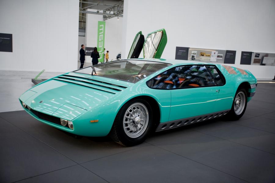 Машина Bizzarrini bz 2001