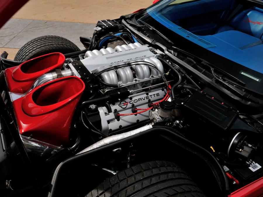 Моторный отсек Callaway C4 Twin Turbo Corvette ZR1 Super Speedster 1990 год...