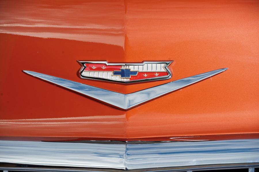 Логотип Chevrolet Bel Air Convertible 1956 года (фото 30 из 71). 