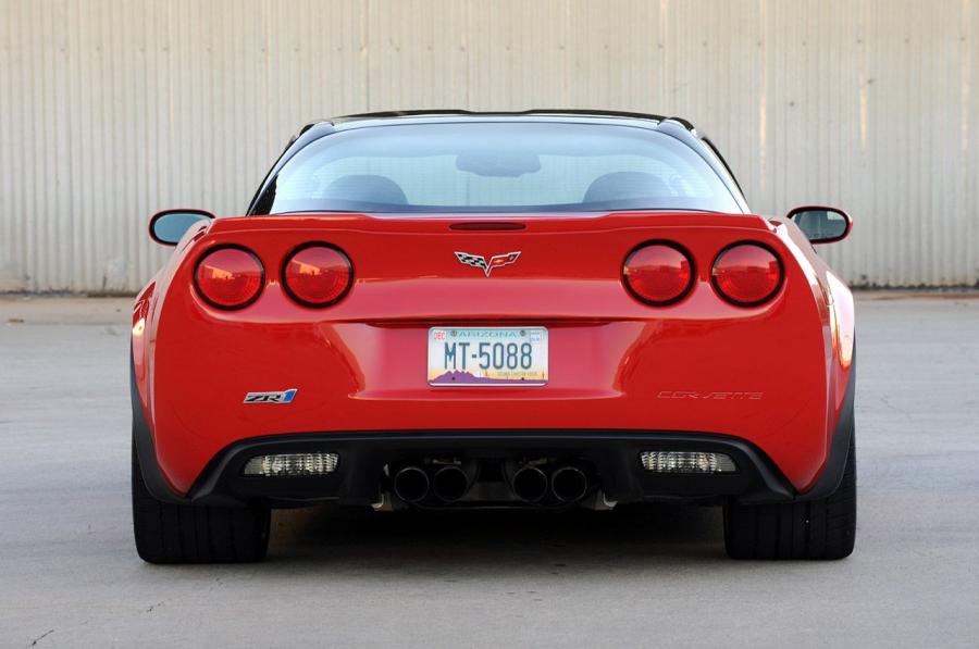 Chevrolet Corvette c6 здади