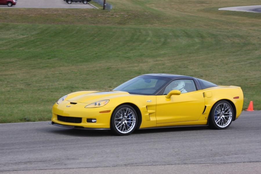 Chevrolet Corvette zr1 Yellow girl