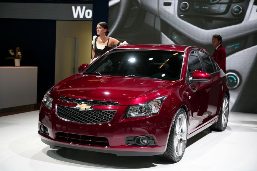 Chevrolet Cruze 2011 хэтчбек красная