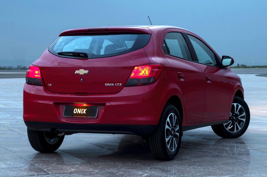 Chevrolet onix фото