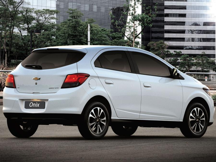 Chevrolet onix фото