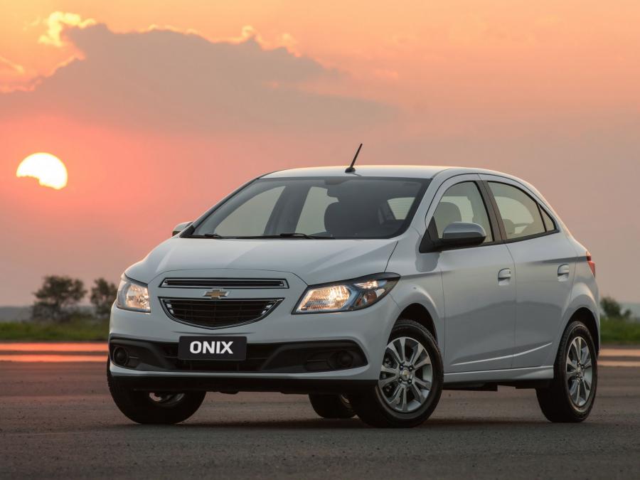 Chevrolet onix фото