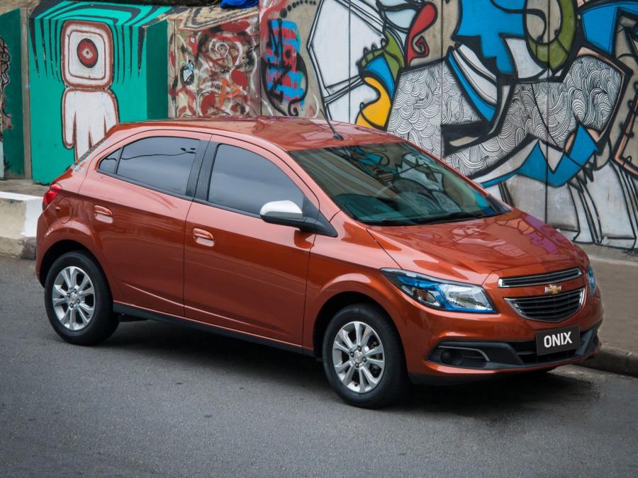 Chevrolet onix фото