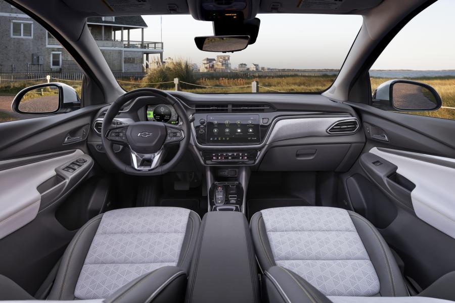 Интерьер Chevrolet Bolt EUV 2021 года  (NA) (фото 5 из 12)