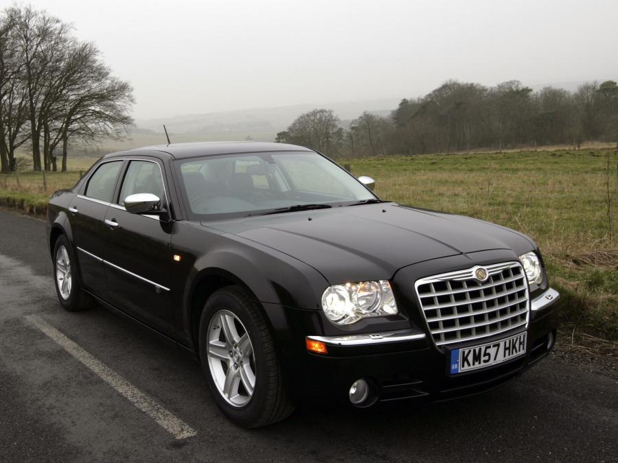 Chrysler 300C 2007 года (UK) (фото 17 из 24). 