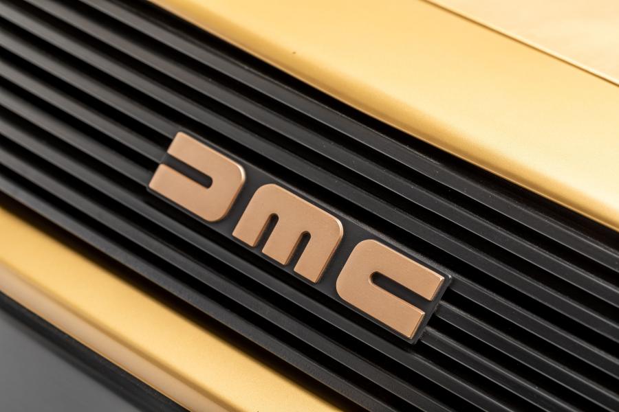 DELOREAN DMC 12 Goldplated