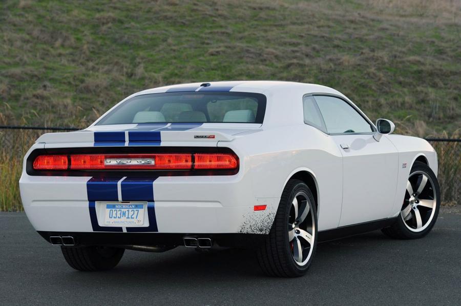 Dodge Challenger srt8 392