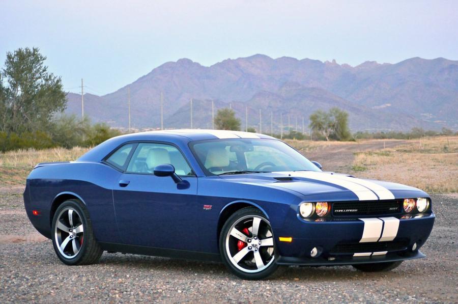 Dodge Challenger srt8 синий